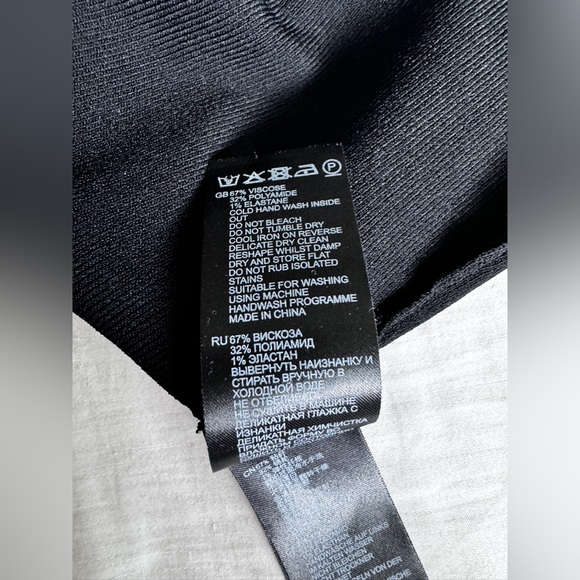 REISS Katya D-Ring Halterneck Top in Black Size Small - Picture 15 of 16